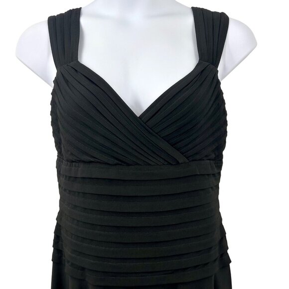 WHITE HOUSE BLACK MARKET PLEATED SLEEVELESS PARTY SEMI-FORMAL LITTLE BLACK DRESS - Picture 2 of 4